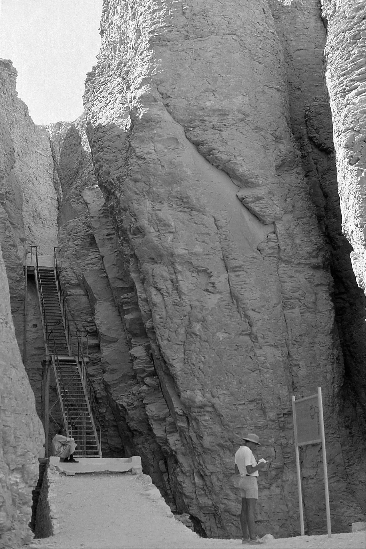 Tomb of Thutmose III (KV34) — Luxor