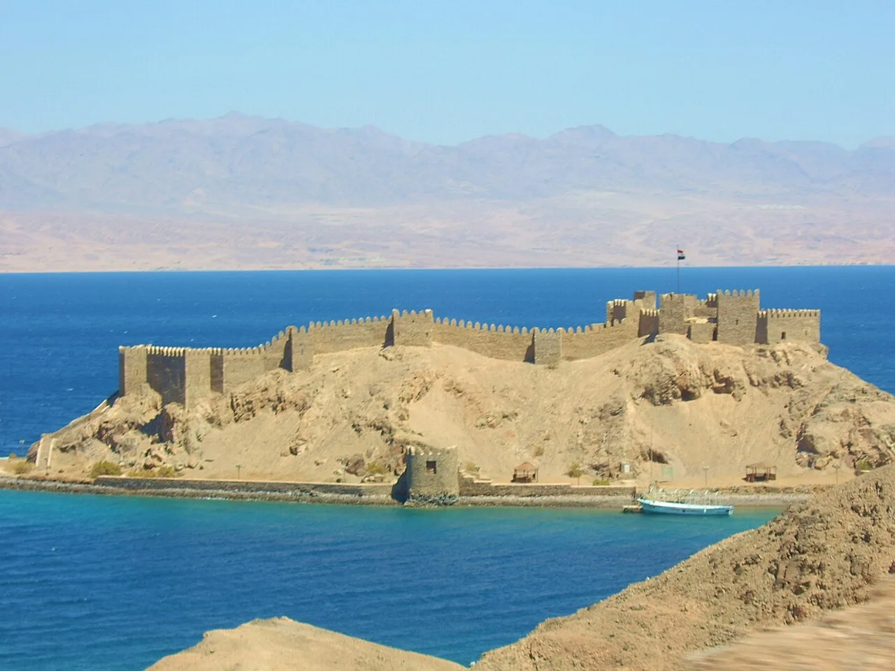 جزيرة فرعون (قلعة صلاح الدين) — طابا